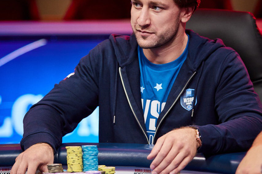 What do poker players wear: How to create a comfortable and stylish poker outfit